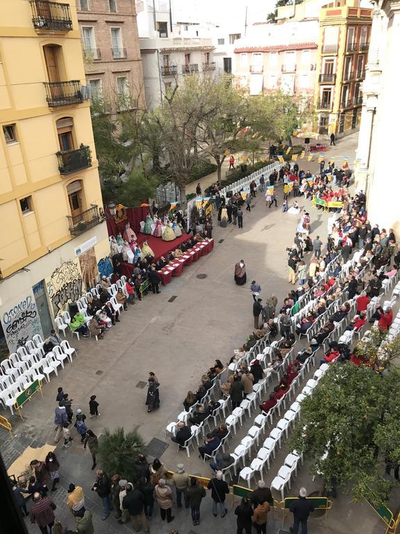 Plaza Del Carmen Apartment Valencia Exterior photo